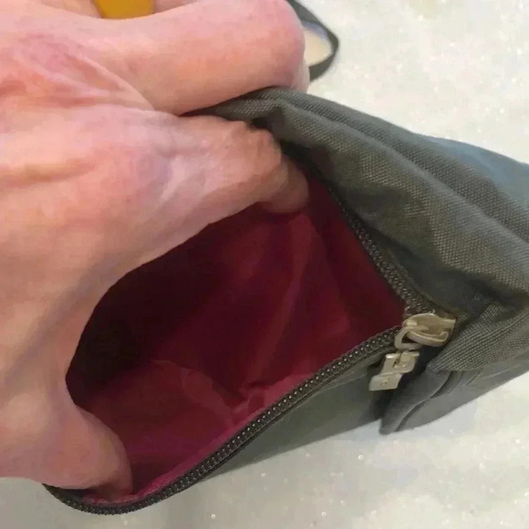 Baggallini crossbody bag. - Picture 5 of 6